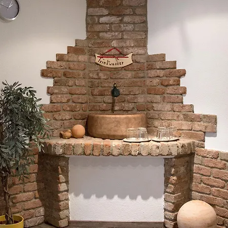 Kratzerwirt Нойштіфт-ім-Штубайталь